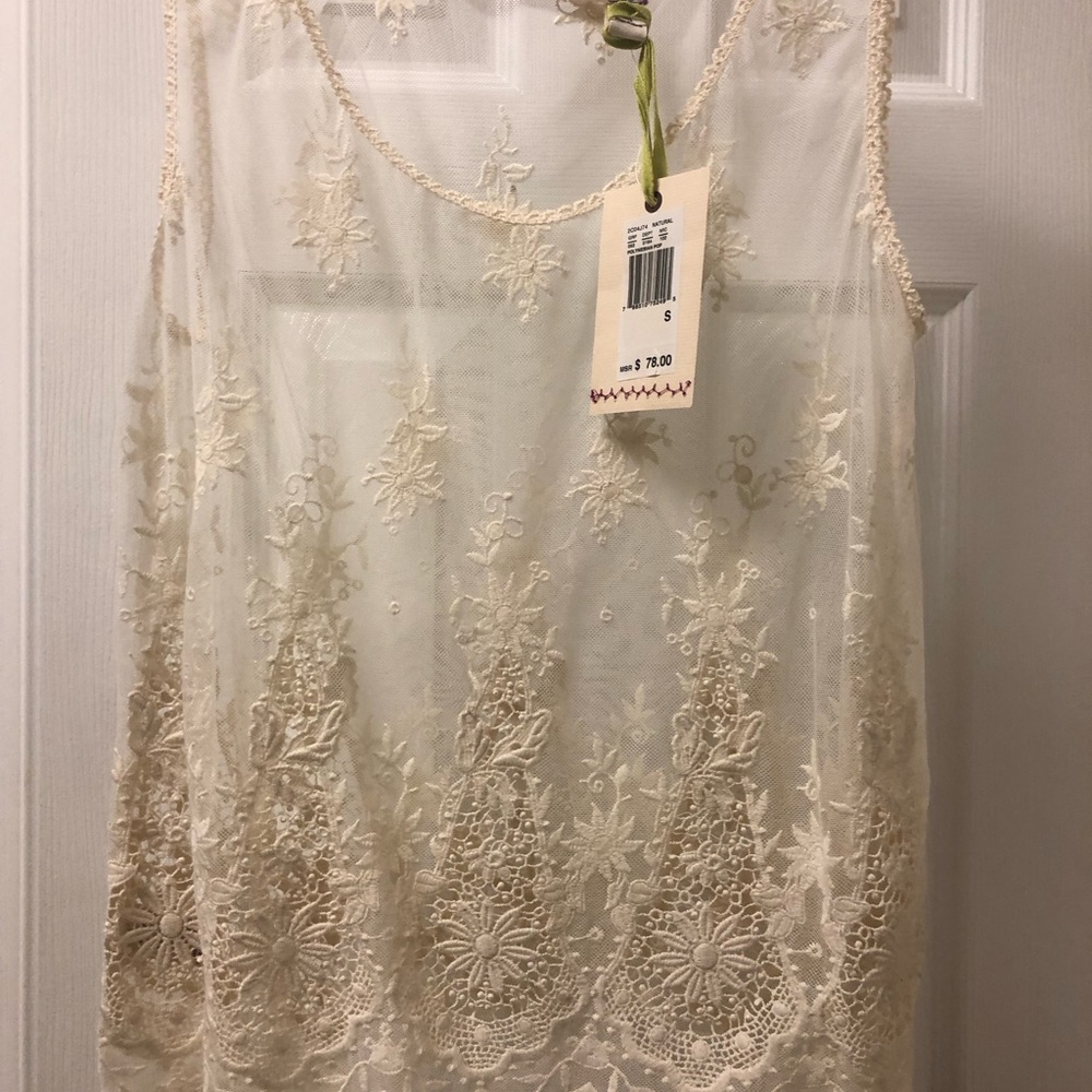 Chelsea and Violet Elegant Cream Lace Embroidered Sleeveless Top